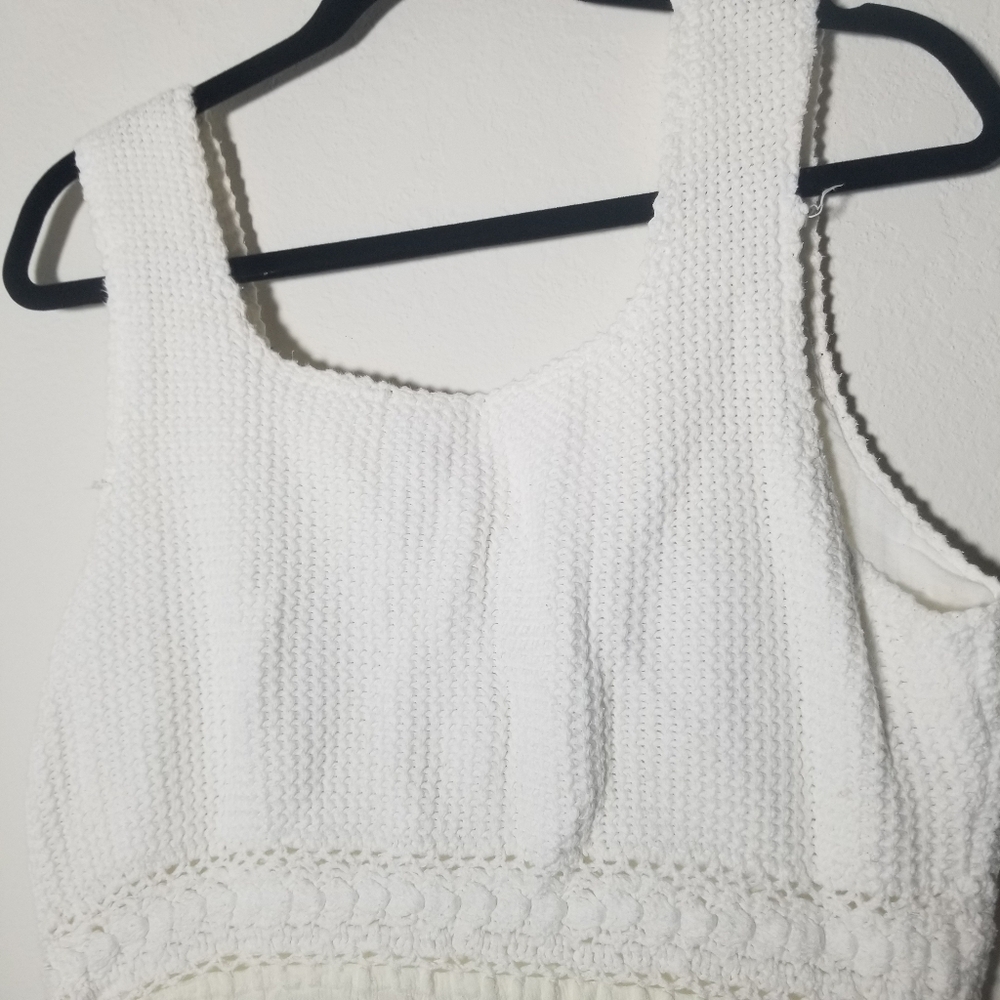 Elegant Tiered White Sleeveless Dress - Picture 5 of 5